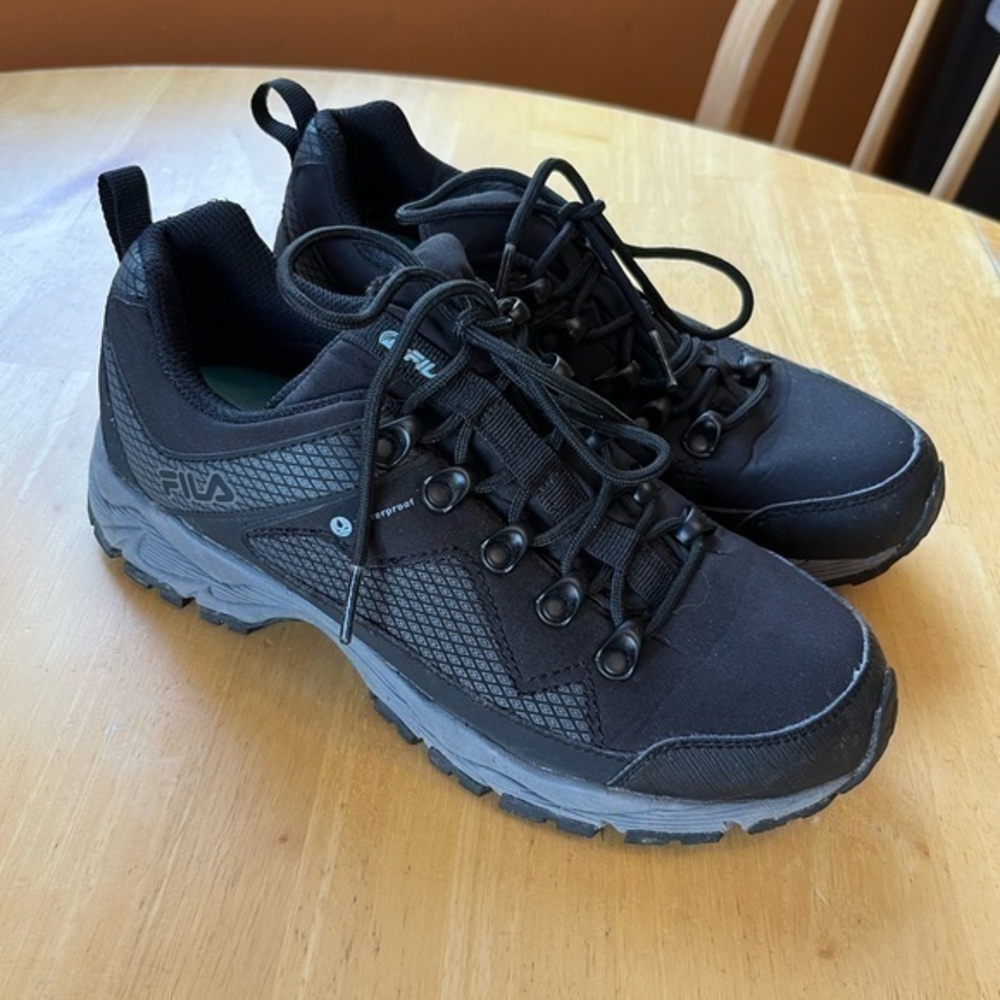 Fila Women’s Switchback 2 Waterproof Hiking Shoes Black/Grey Size US 6.5